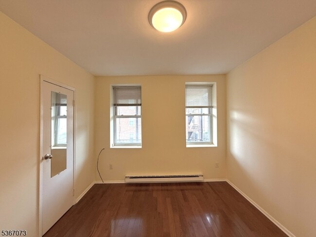 Building Photo - 39 Glenridge Ave