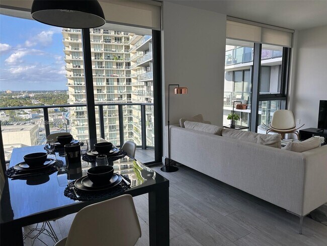 Building Photo - 121 NE 34th St