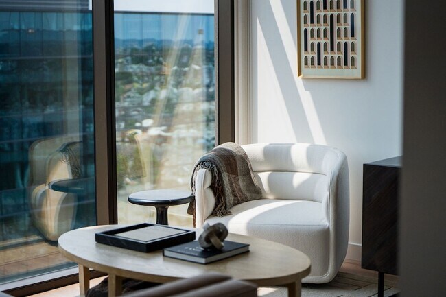 Building Photo - 1212 Demonbreun St