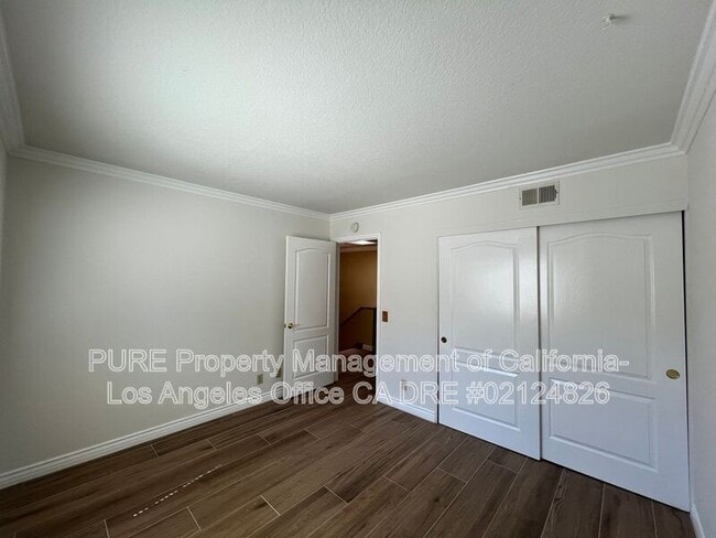 Building Photo - 2300 Maple Ave