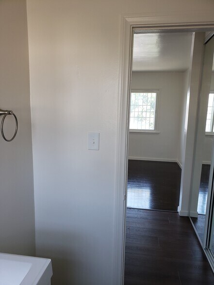 Building Photo - 720 Walnut St