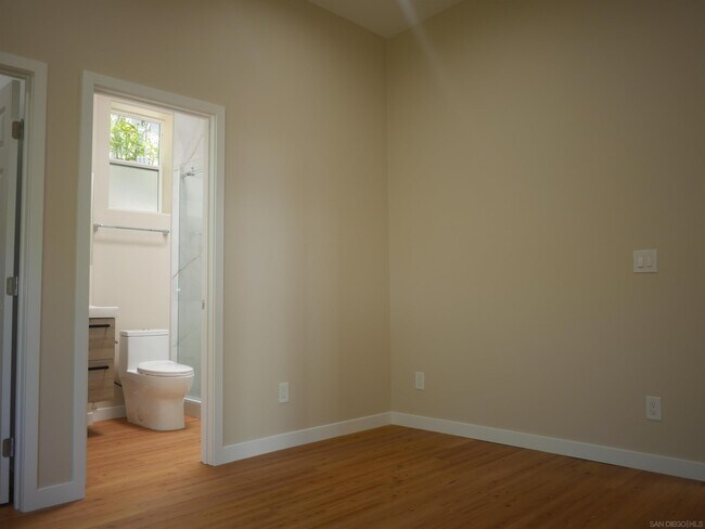 Building Photo - 1637 Kearsarge Rd