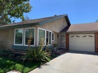 Building Photo - A beautiful Del Mar Home