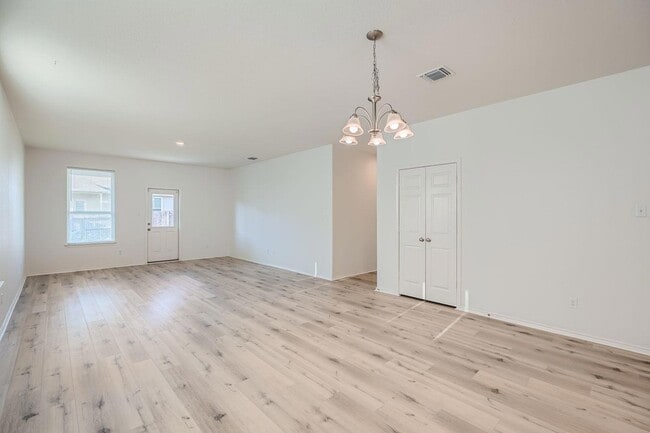 Building Photo - 190 Purple Heart Dr