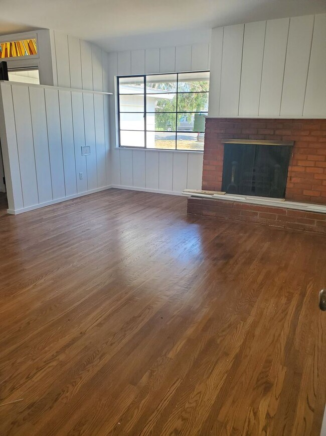 Building Photo - Recently Upgraded and Refreshed House with Pool and Casita