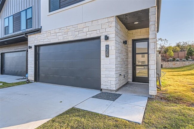 Building Photo - 590 Old Ml Rd