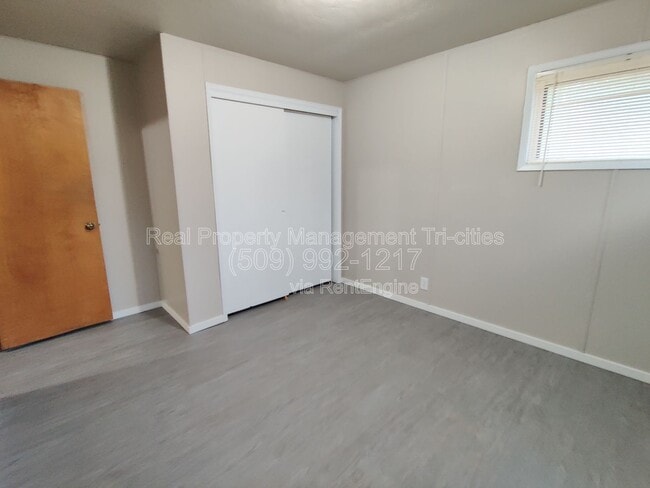 Building Photo - 7528 W Umatilla Ave