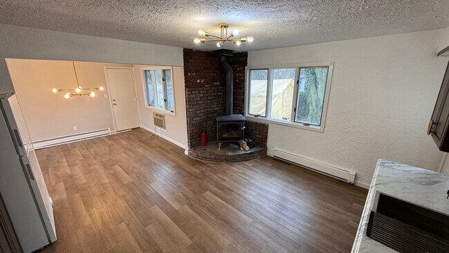 Building Photo - 20 Poplar Pl