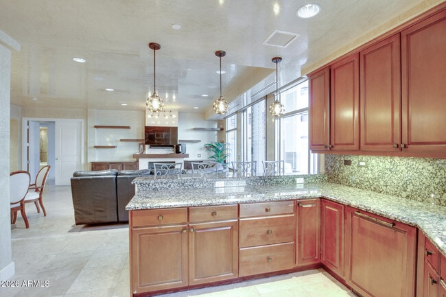 Building Photo - 2211 E Camelback Rd