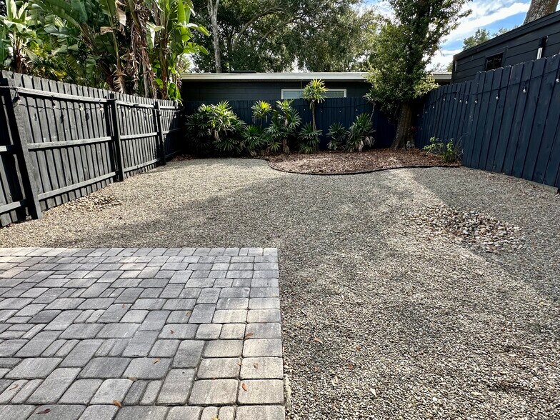 Building Photo - 804 E South St