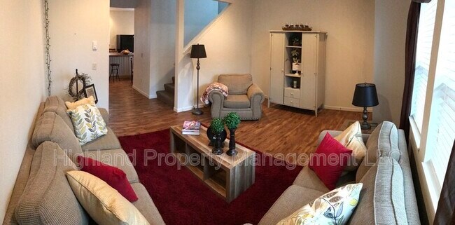 Building Photo - 572 NE Stadium Way