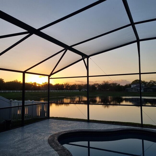 Building Photo - 748 Stonewyk Way