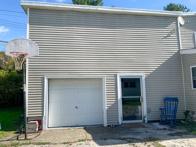 Garage (faces opposite front door in another building) - 806 Berkshire Rd