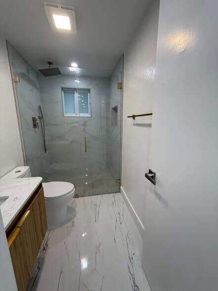Building Photo - 316 N 61st Ave