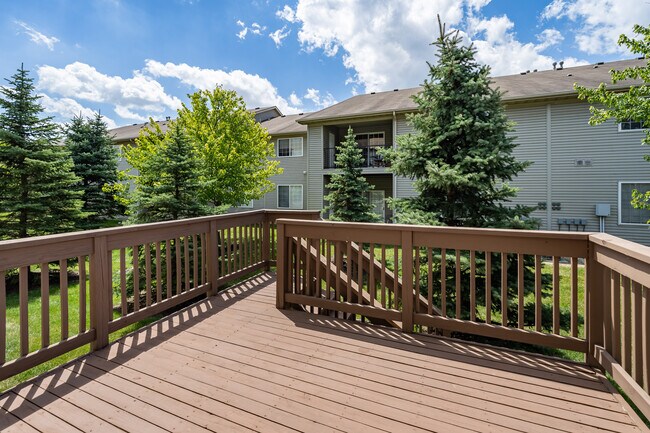 Building Photo - 670 Mystic Pointe Dr