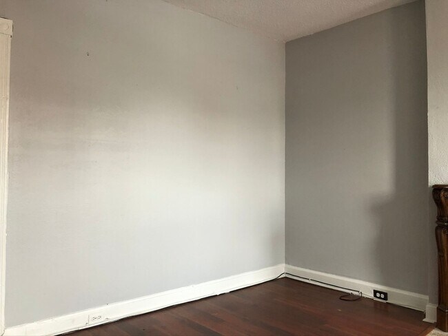 Building Photo - Charming 2 Bedroom/1 Bathroom Townhome in Abell, Baltimore, MD!