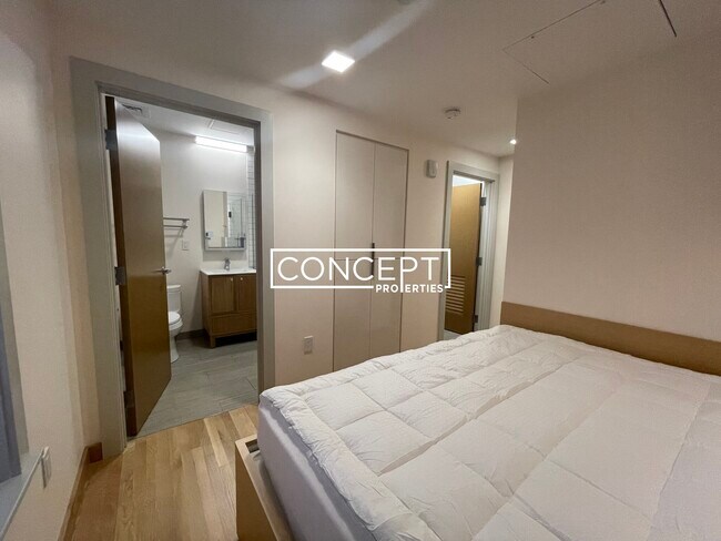 Building Photo - 115 Mt Auburn St