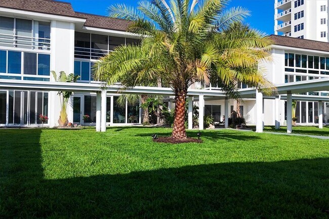 Building Photo - 2100 Benjamin Franklin Dr