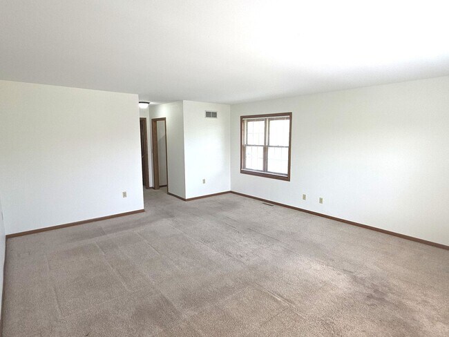 Building Photo - 3205 S Ridge Crest Ct