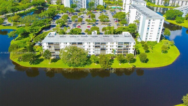 Building Photo - 2213 Cypress Island Dr
