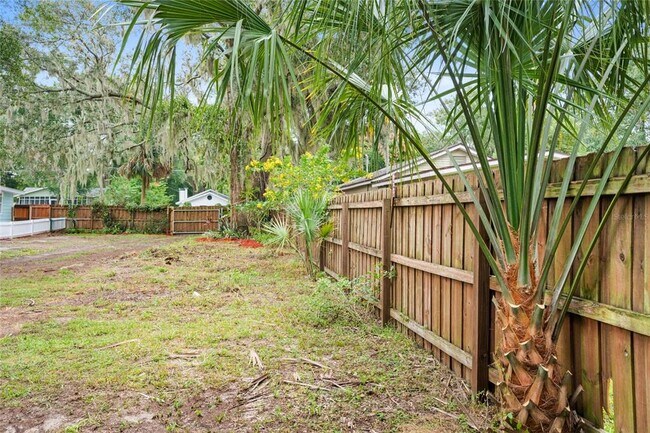 Building Photo - 245 S Rhodes St