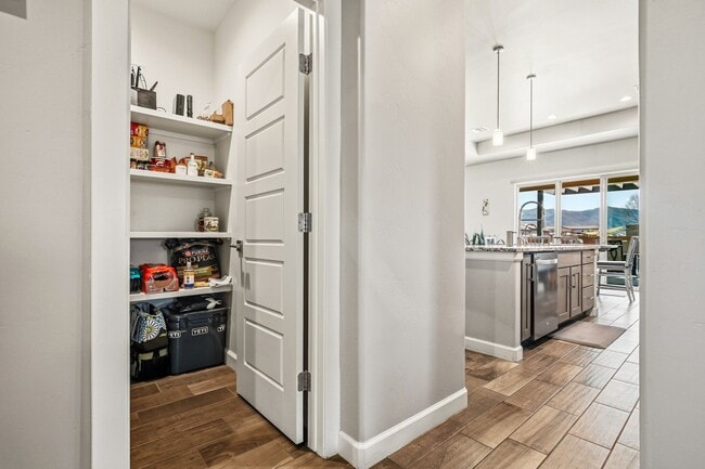 Building Photo - Beautifully Maintained 3 Bedroom Home in Mesa Village