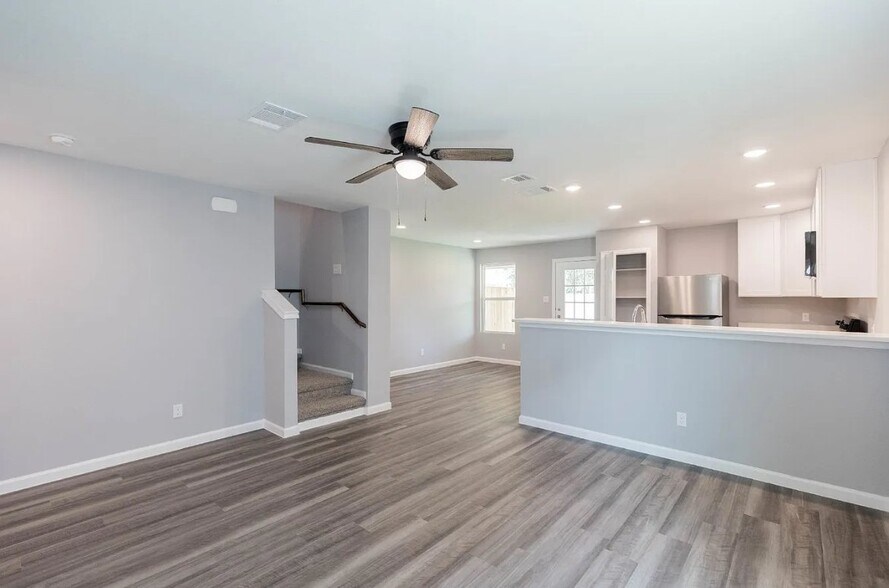 Building Photo - 311 Bundy St