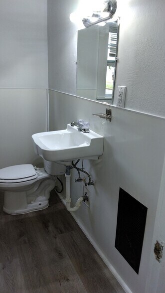 Building Photo - 3701 Dubose St SW