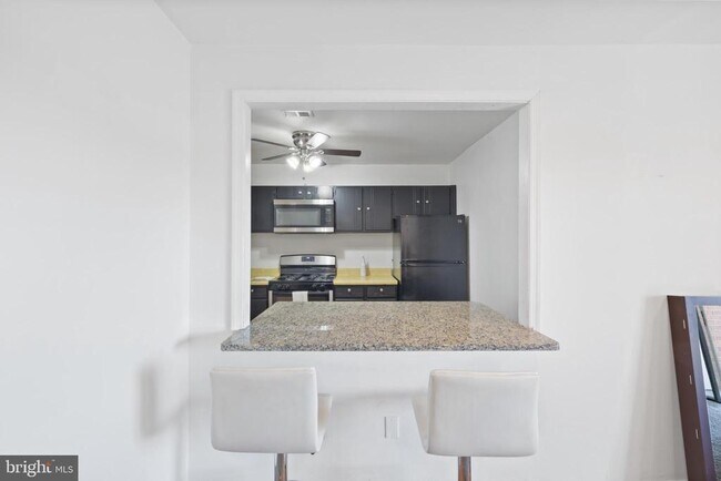 Building Photo - 804 Quince Orchard Blvd