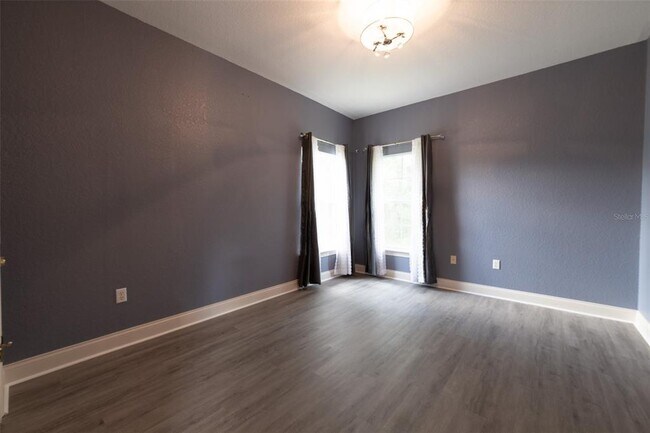 Building Photo - 10430 Birch Tree Ln