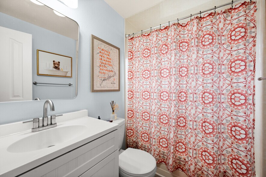 Building Photo - 8916 S 1240 E