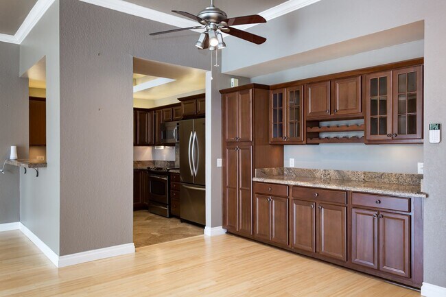 Building Photo - Heart of Bankers Hill at La Parc Chateau!