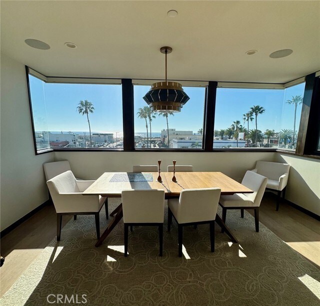 Building Photo - 1120 Palm Dr