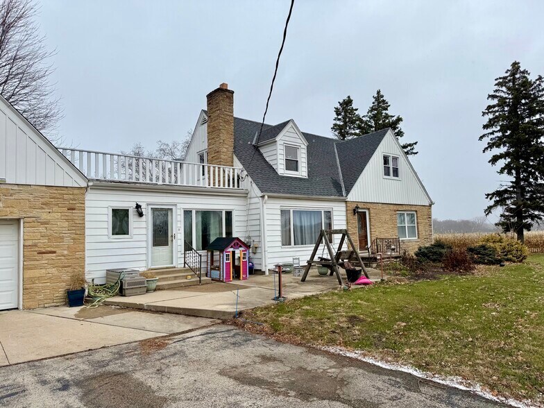 Front of the house - 21834 Northcape St