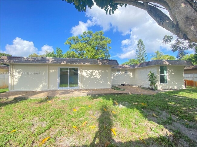 Building Photo - 7805 NW 67th Ave