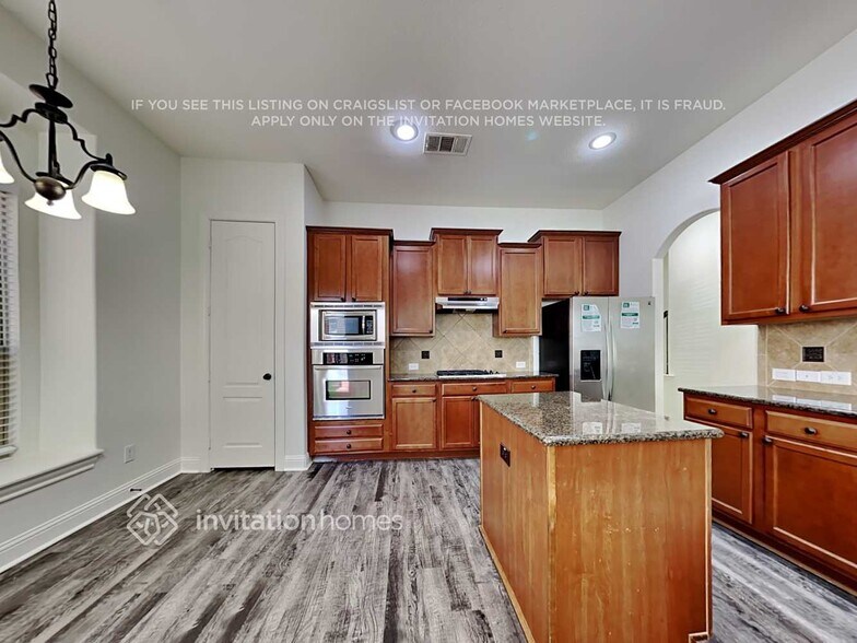 Building Photo - 2449 Sunderland Ln
