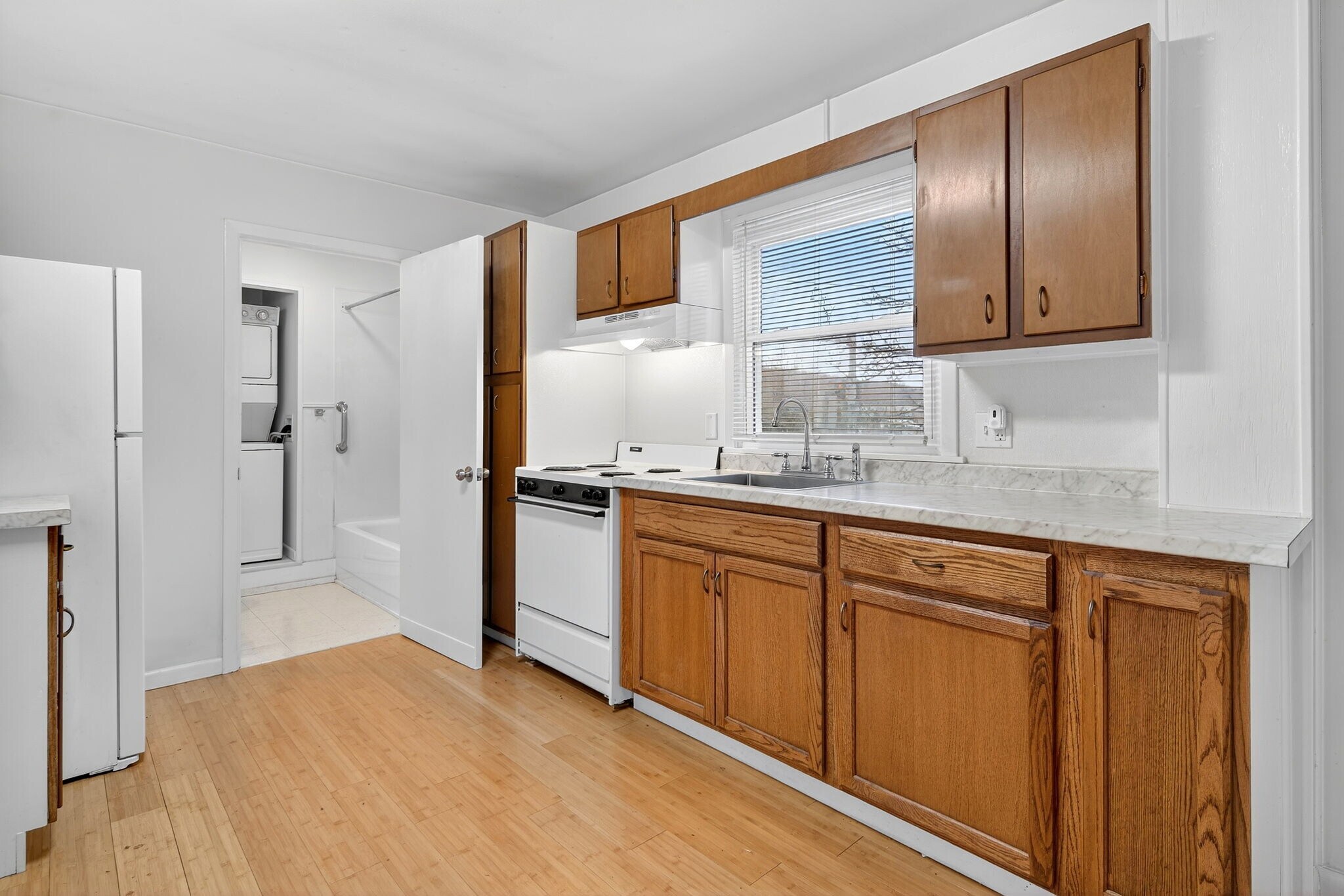 Building Photo - 321 N Fulton St