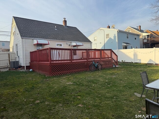 Building Photo - 507 Queen St