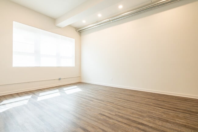 Building Photo - 2200 Auburn