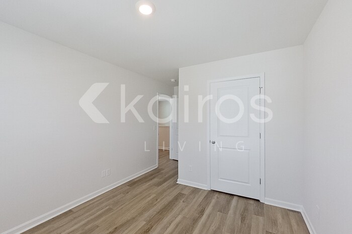 Building Photo - 125 Inez Ave