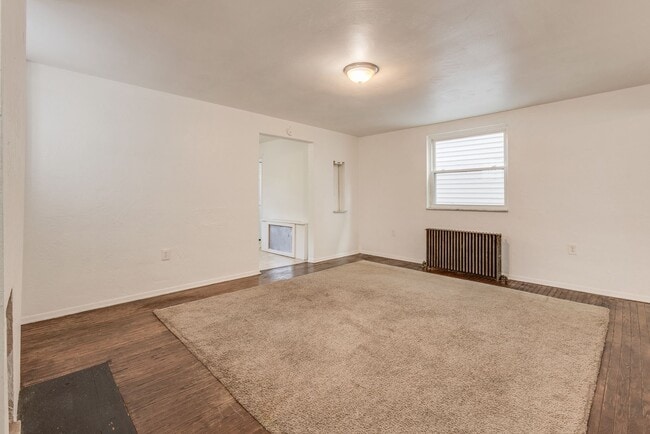 Building Photo - 606 Chess St