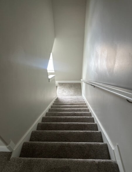 Building Photo - 1078 S 2810 E