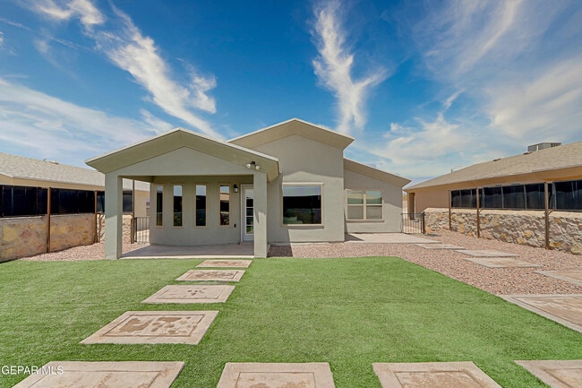 Building Photo - 13804 Flora Vista Ave