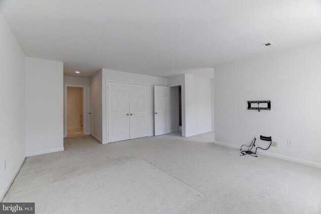 Building Photo - 1412 McLean Mews Ct
