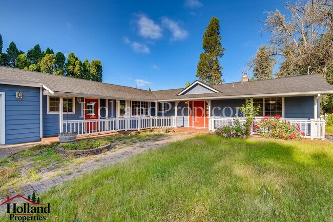 Building Photo - Espectacular Single Level 4 Bed Home in Hi...