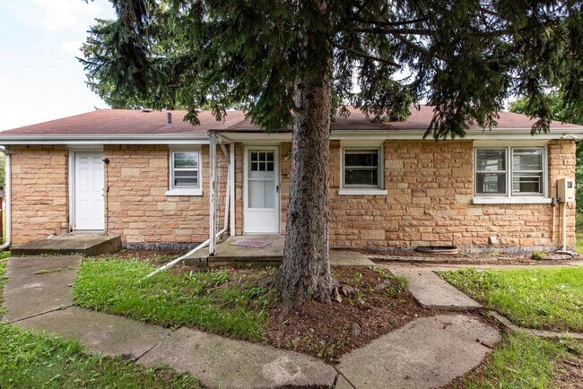 Building Photo - 618 N Oplaine Rd