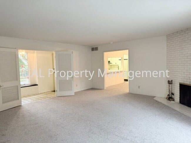 Building Photo - Beautiful 3-Bedroom Pebble Beach Home!