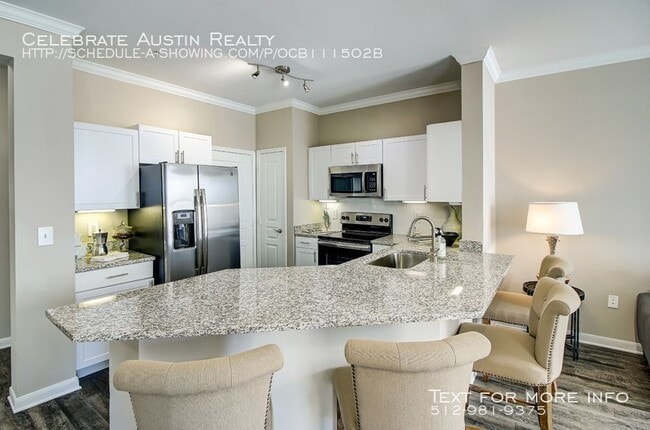 Building Photo - Radius at Turtle Creek