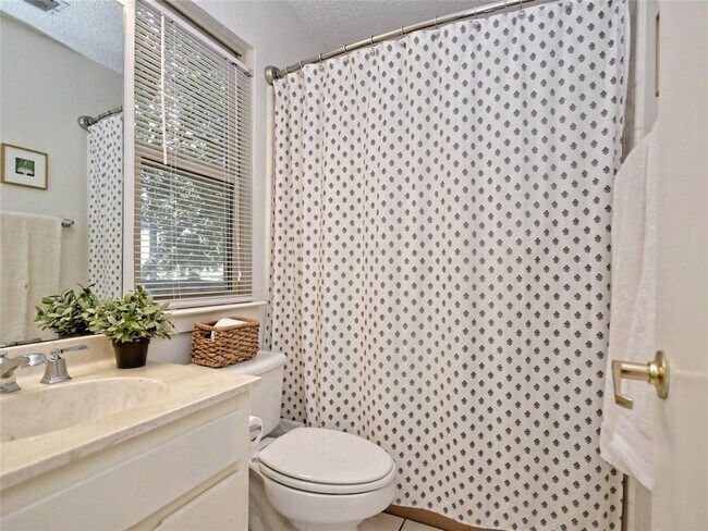 Building Photo - 8121 Ceberry Dr
