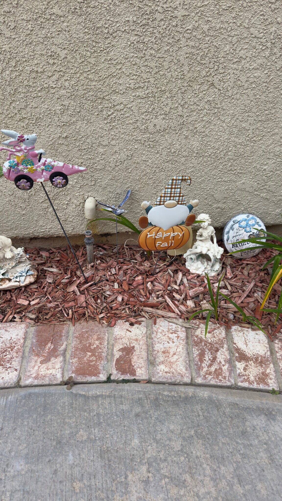 Building Photo - 27905 Crown Court Cir